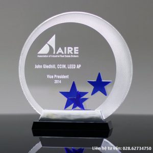 Kỷ niệm chương pha lê lưu niệm đẹp